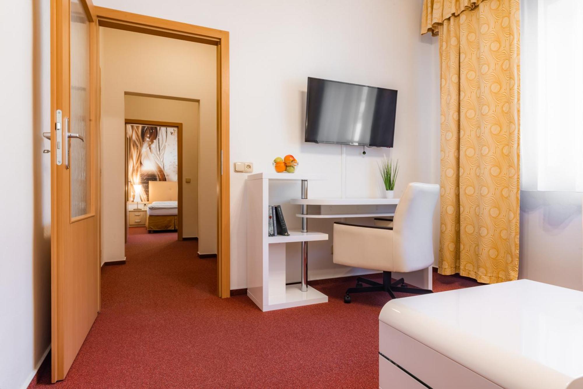 Hotel Schwarz Nové Hamry Buitenkant foto