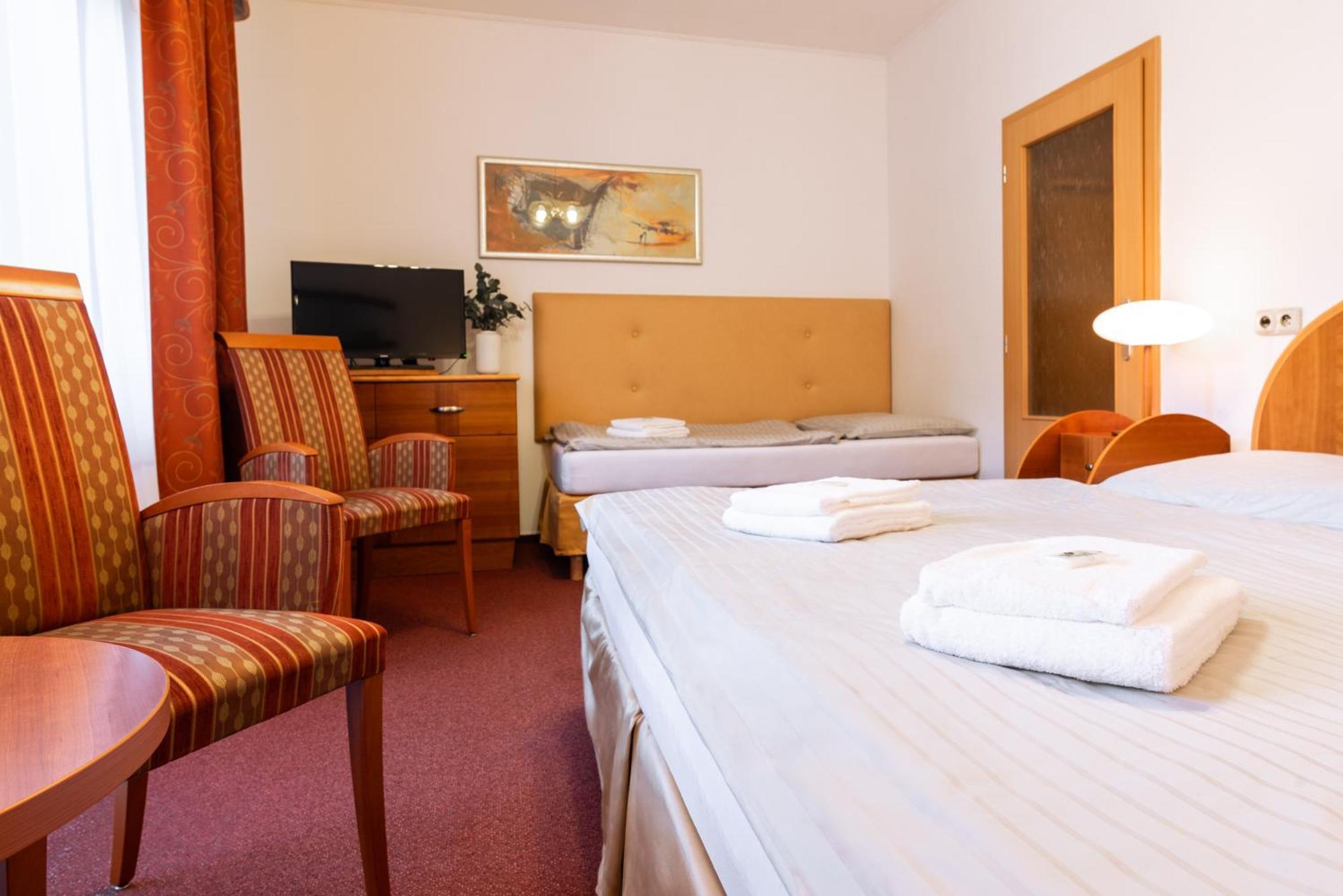 Hotel Schwarz Nové Hamry Buitenkant foto
