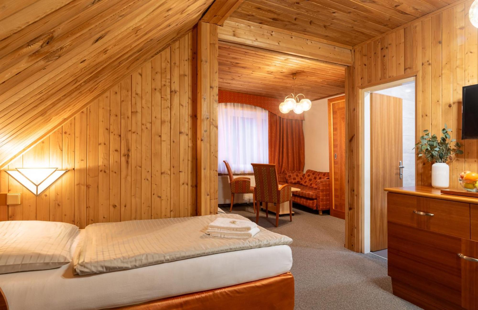 Hotel Schwarz Nové Hamry Buitenkant foto