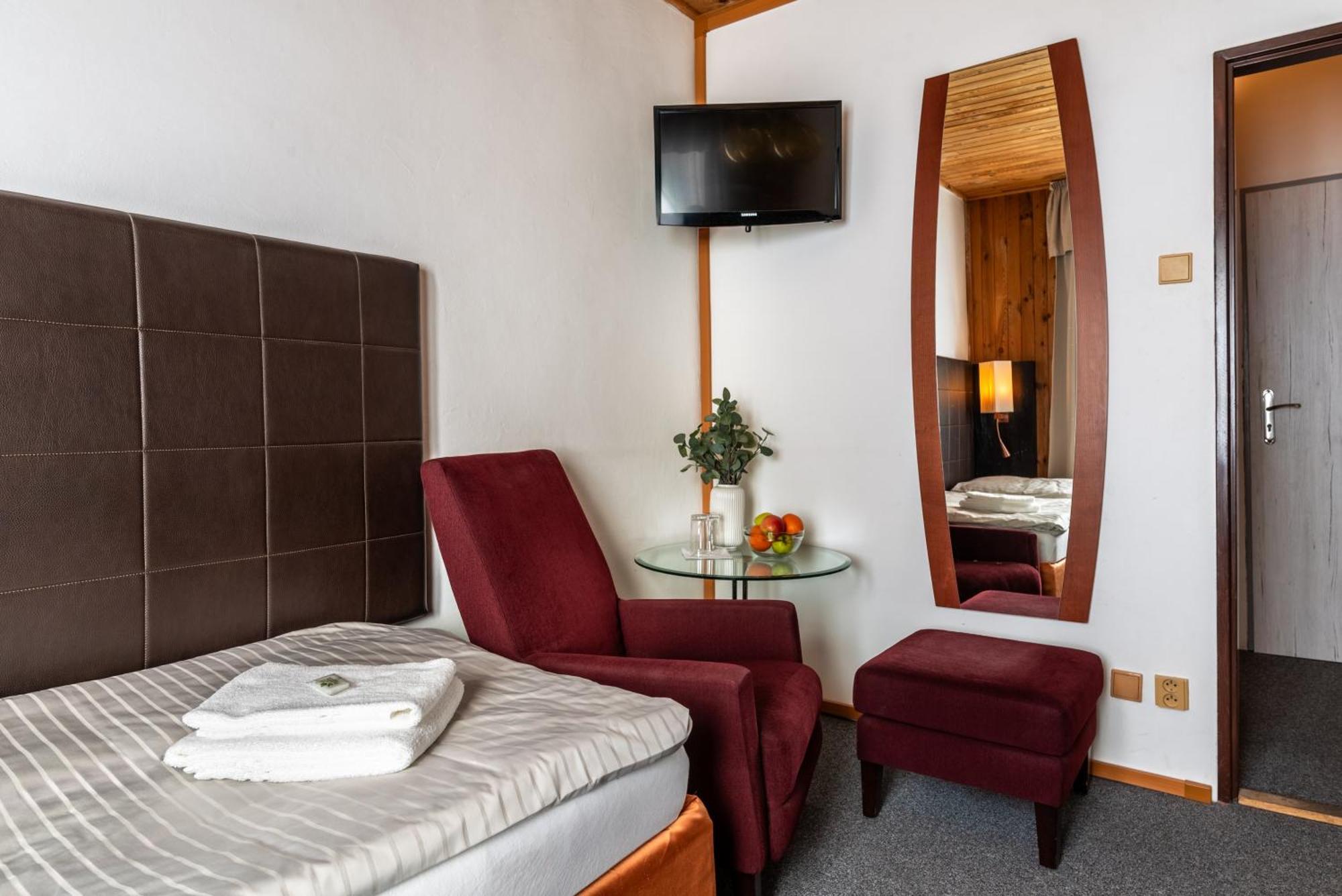 Hotel Schwarz Nové Hamry Buitenkant foto