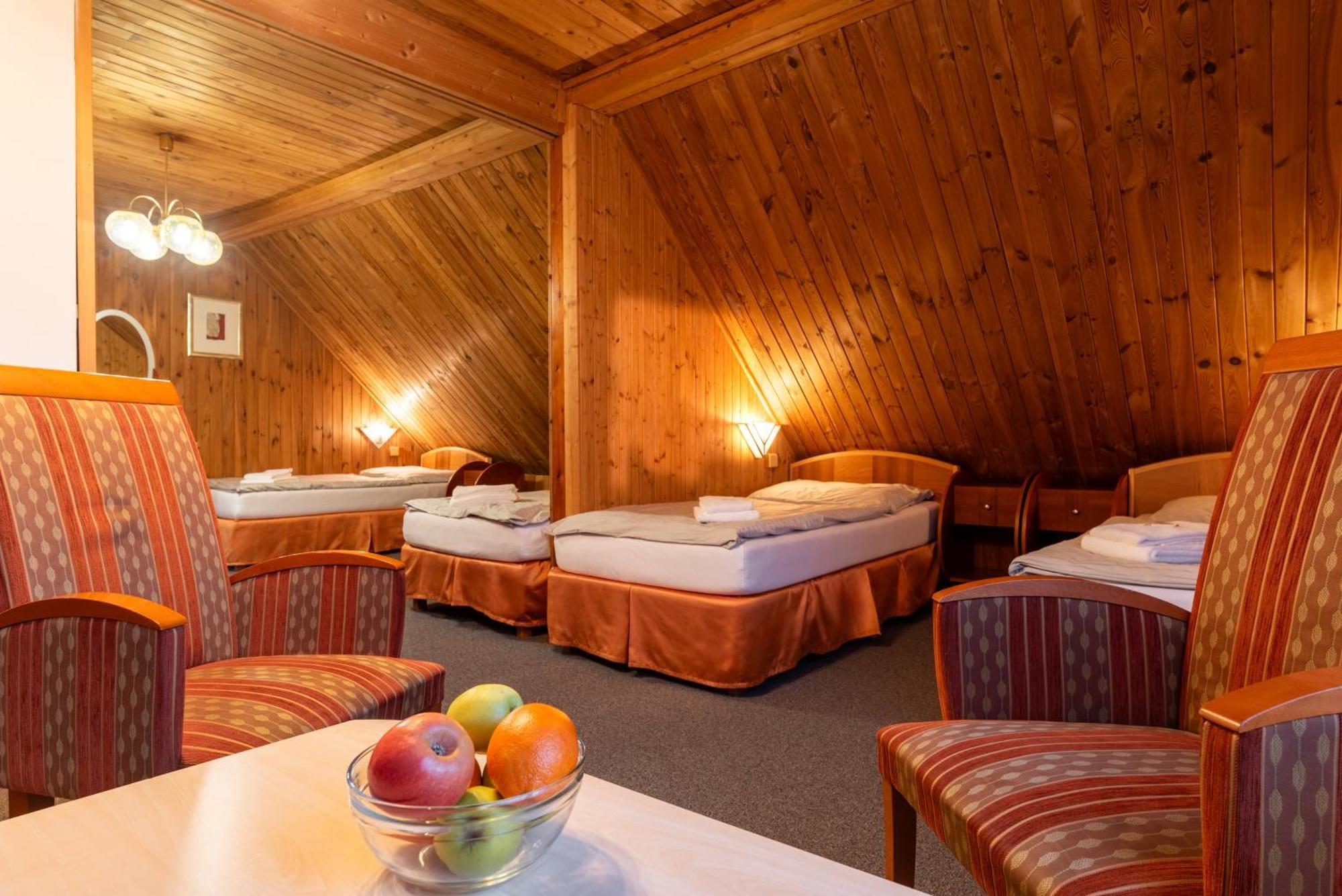 Hotel Schwarz Nové Hamry Buitenkant foto