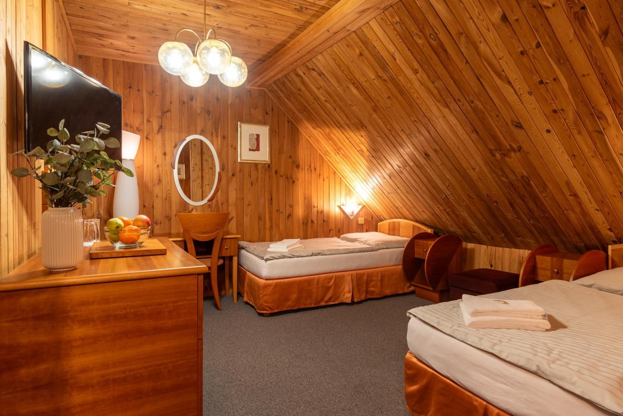 Hotel Schwarz Nové Hamry Buitenkant foto
